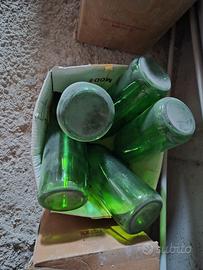 Bottiglie in vetro per vino e bottiglioni