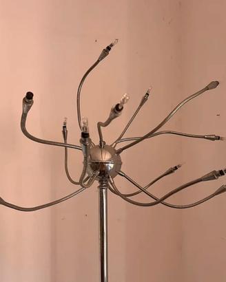 Lampada con piedistallo