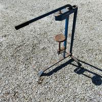 tappatrice in ferro per tappi in sughero 