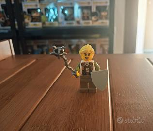 Lego minifigure donna vichingo