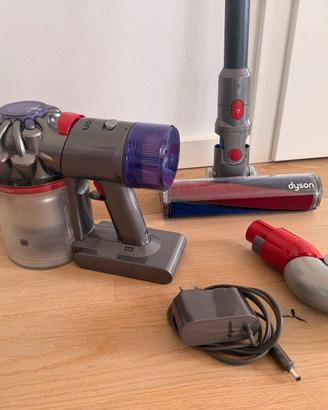 Dyson V6