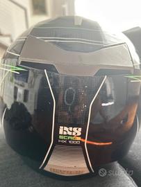 Casco per scooter o Vespa.