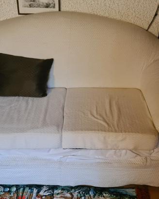 due divani tessuto chiaro sfoderabile 