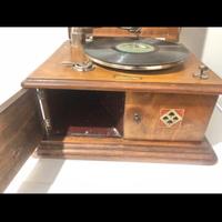 Grammofono a manovella