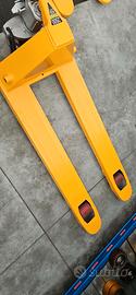 Carrello transpallet forche standard