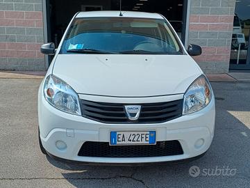 Dacia Sandero 1.4 8V GPL Ambiance adatta a neopate