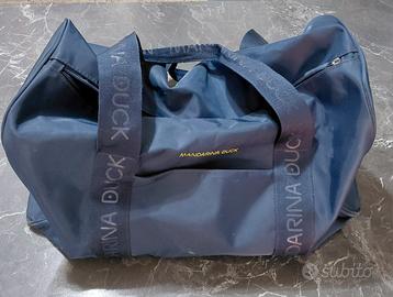 Borsa Mandarina Duck
Nuova
Lunghezza 59 cm.
