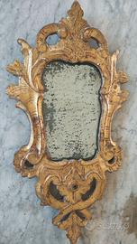 Specchierina antica in legno dorato 700 XVIII