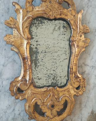 Specchierina antica in legno dorato 700 XVIII