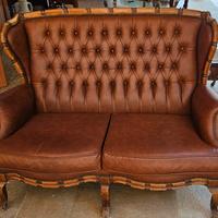 Divano stile chesterfield