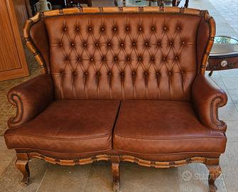 Divano stile chesterfield