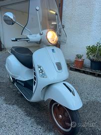 Vespa 300 ie super