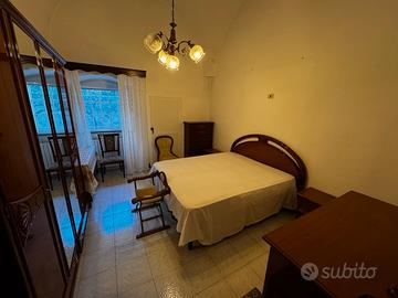 Camera da letto matrimoniale completa