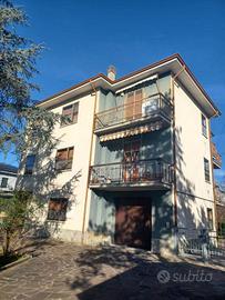 Appartamento di 128 m² con 4 locali e box auto a S
