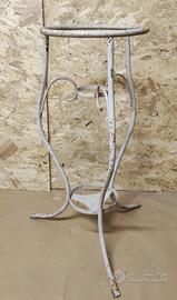 Lavabo antico, solo struttura 