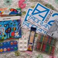 Set scuola per disegnare e dipingere