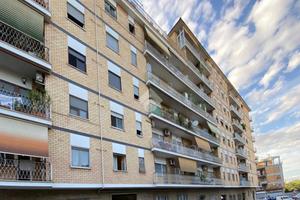 2 LOCALI A ROMA