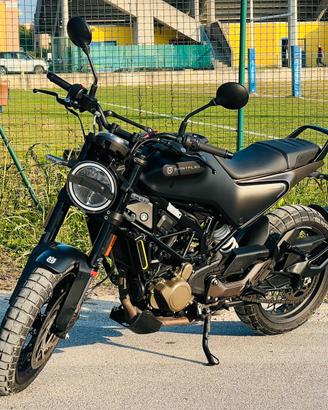 Husqvarna svartpilen 125 moto 2023