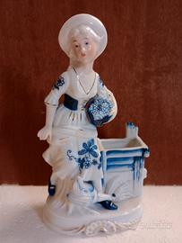 Contadina in Porcellana Bianca degli anni Sessanta