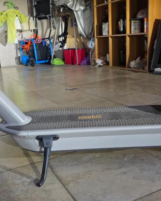 Monopattino elettrico Ninebot G30