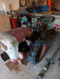 Trattore motoagricola