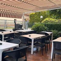 Sedie e tavoli da esterno