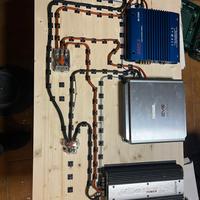 Amplificatore subwoofer auto