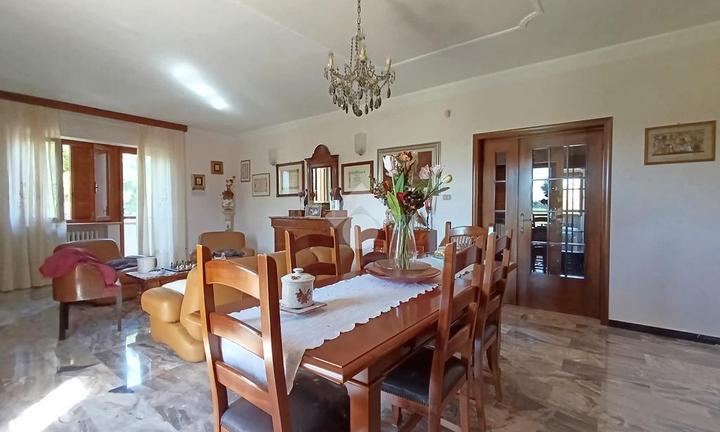 CASA INDIPENDENTE A ATRI