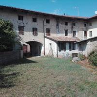 Ampia cubatura con terreno a Basiliano