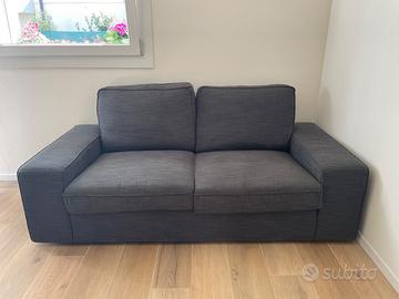 Divano Grigio da salotto