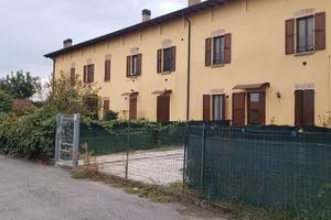 Garage o box o deposito di grandi dimensioni 180 m