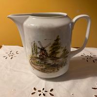 Teiera in porcellana tedesca dipinta a mano