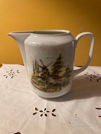 Teiera in porcellana tedesca dipinta a mano