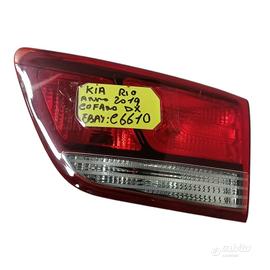 STOP POSTERIORE DESTRO INTEGRATO NEL PORTELLO KIA