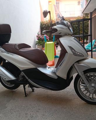 Beverly 300 i.e
