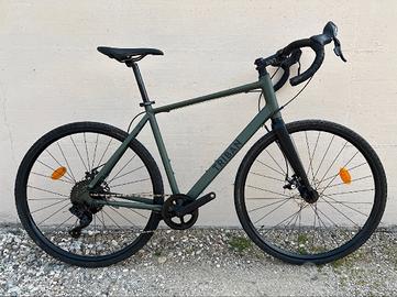 Bici gravel Triban GRVL 120 anno 2024