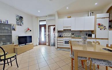 MONOLOCALE CON TAVERNA IN CENTRO!!!