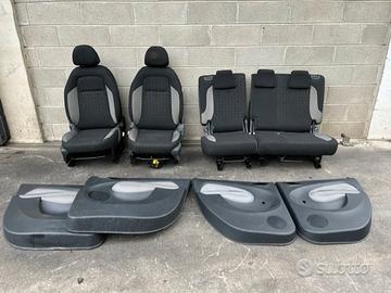 Sedili grigio scuro Citroen C3 picasso 2009