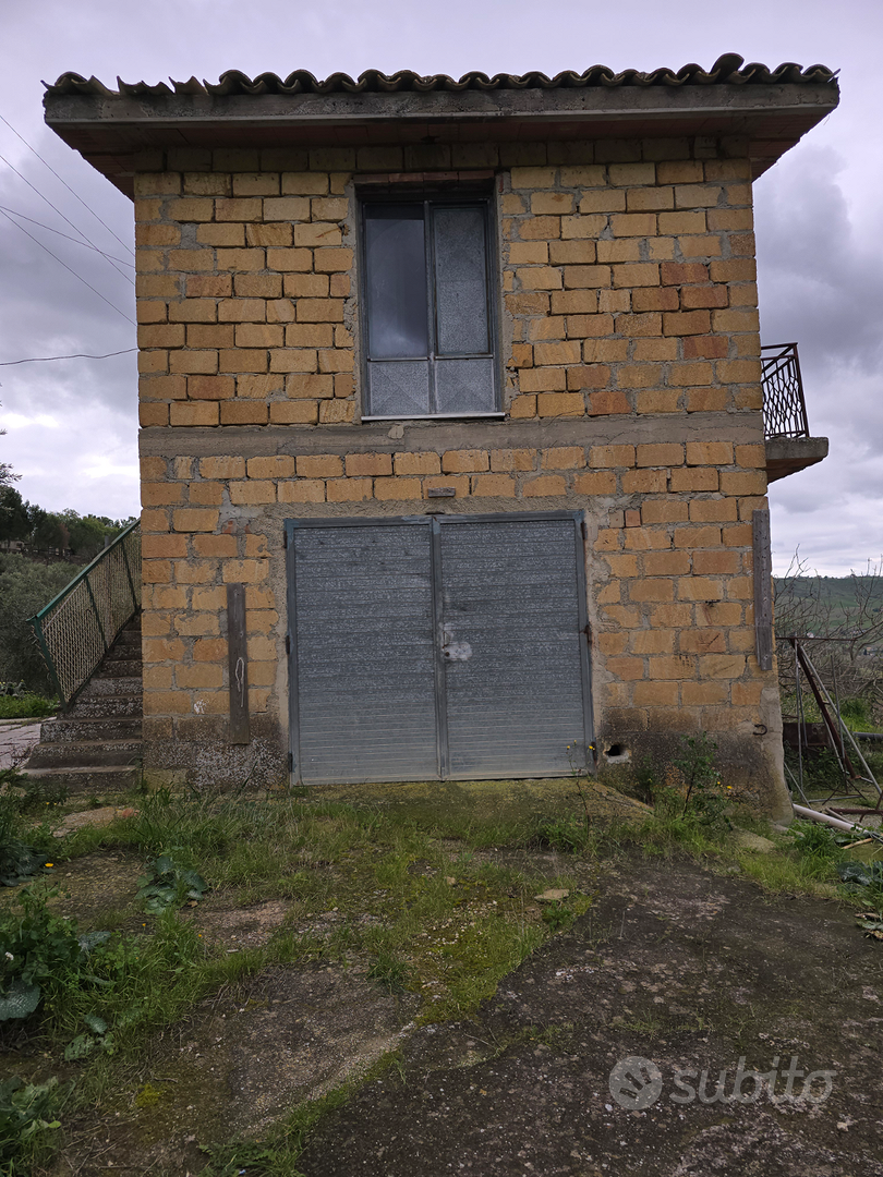 Casa di campagna con 10.000 metri di terreno - Vista 3