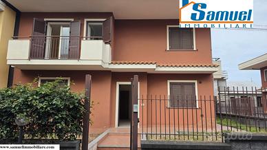 Giarre, villa con giardino (CT)