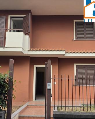 Giarre, villa con giardino (CT)