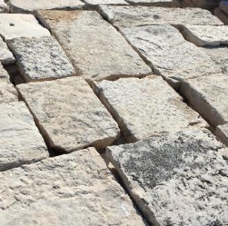 Basoli di pietra (antico stile)