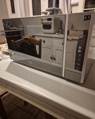 Beko Forno a Microonde 30 Litri Digitale