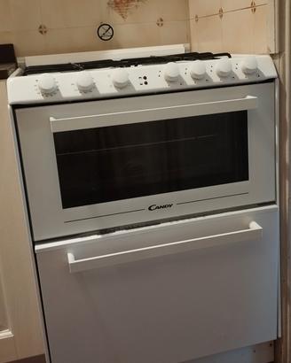 Piano cottura, forno e lavastoviglie insieme 