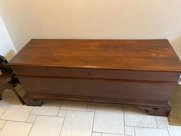 Cassapanca in legno massello