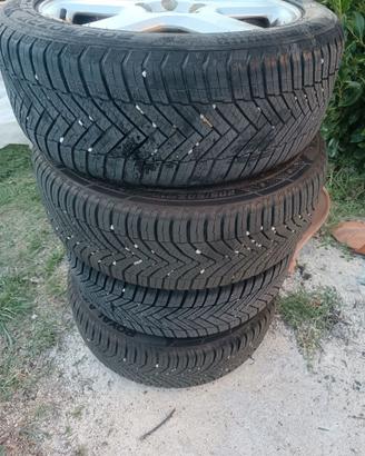 Pneumatici 4 stagioni 205/50z/R17 e cerchi in lega