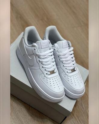 Nike Air Force 1 Bianche, Taglia 38