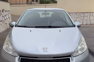 vendisi macchina peugeot 208 (2013)