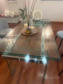Tavolo in cristallo