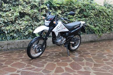 Moto Suzuki DR125SM - MOTARD